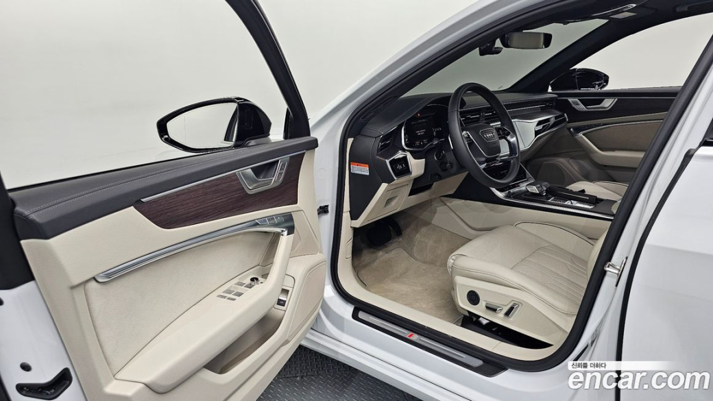 Audi A6 45 TFSI Premium, 2025