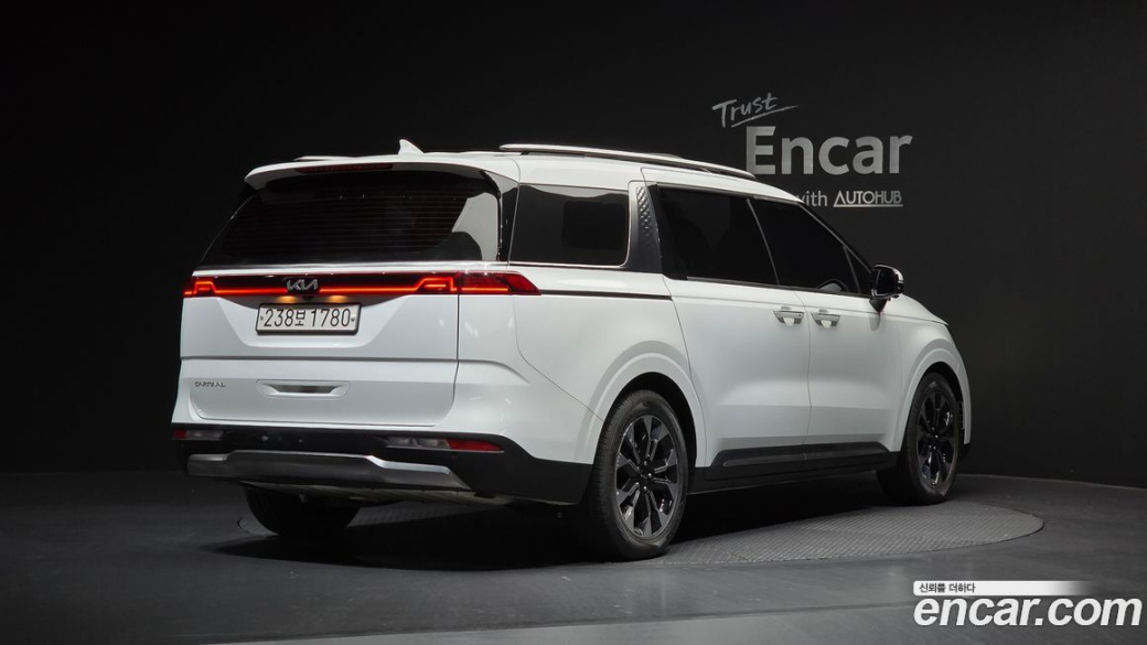 Kia Carnival 9-Seater Signature, 2023