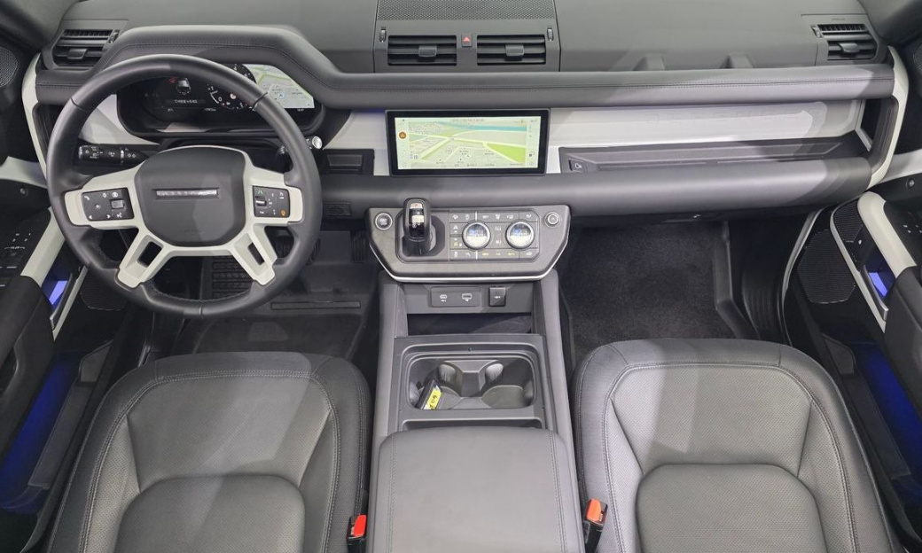 Land Rover Defender 110 P300 X-Dynamic SE, 2024