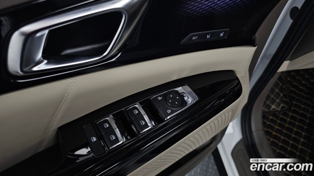 Kia Carnival 7-Seater Signature, 2023