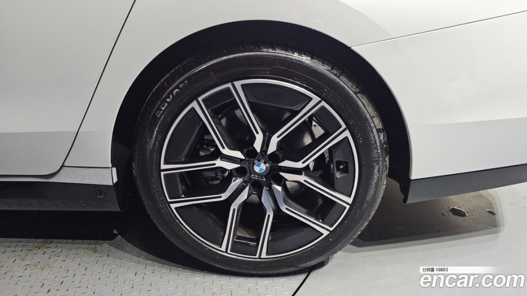 BMW 7-Series 740d xDrive M Sport, 2025