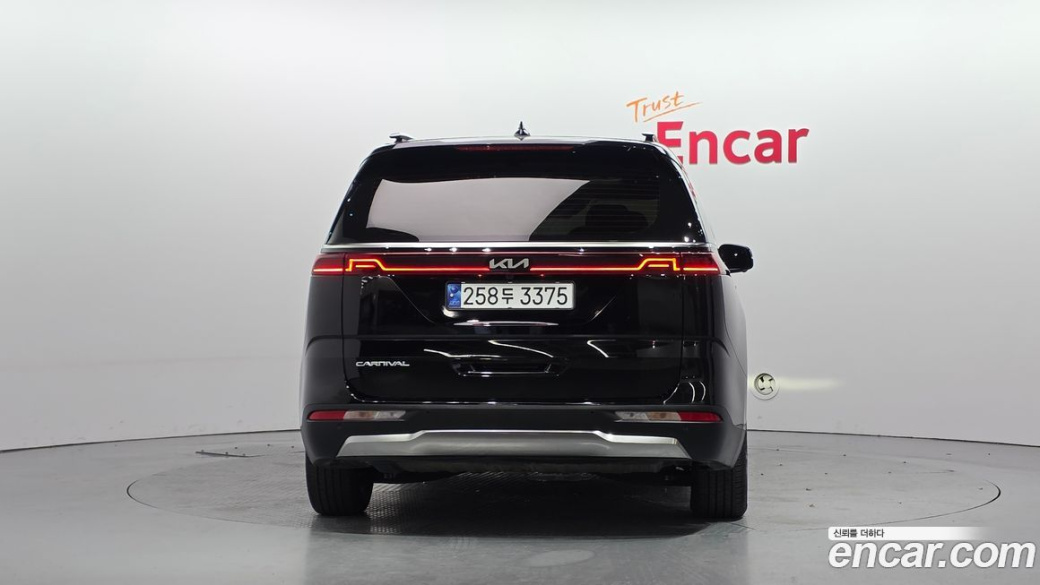 Kia Carnival 9-Seater Signature, 2022