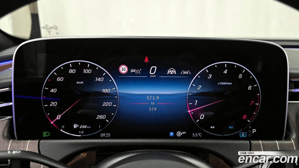 Mercedes-Benz E-Class E300 4MATIC Exclusive, 2026