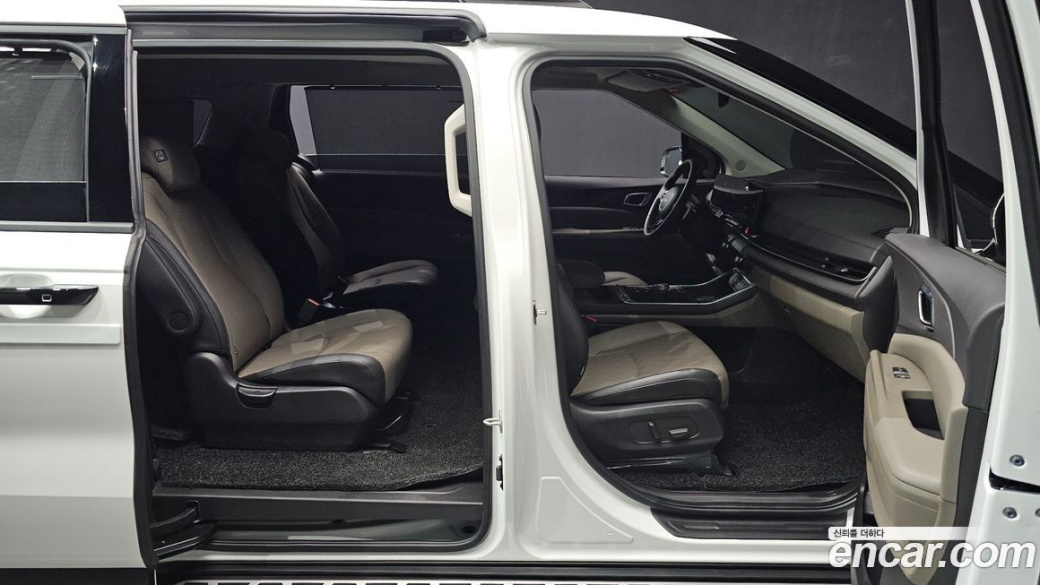 Kia Carnival 9-Seater Noblesse, 2024