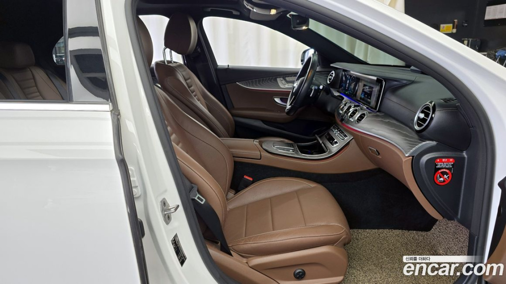 Mercedes-Benz E-Class E350 4MATIC Avantgarde, 2022