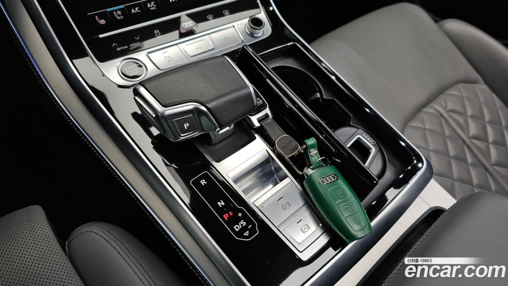Audi Q8 55 TFSI Quattro Premium, 2023
