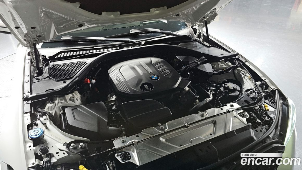 BMW 3-Series 320d Touring M Sport, 2024