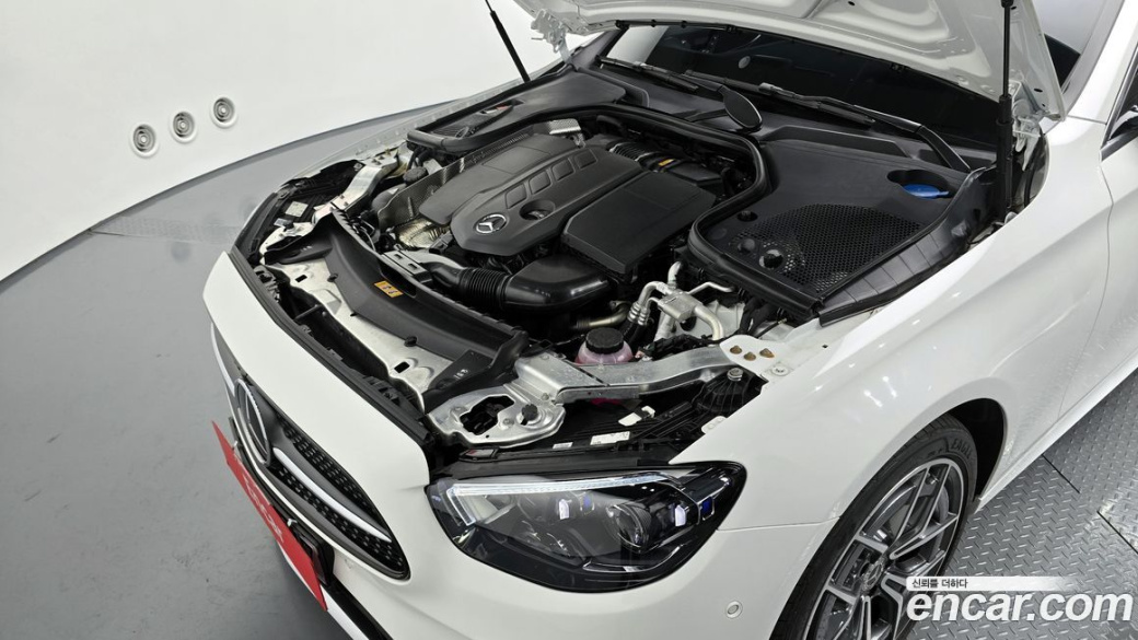 Mercedes-Benz E-Class E220d 4MATIC AMG Line, 2023