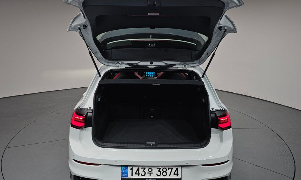 Volkswagen Golf 2.0 GTI, 2024