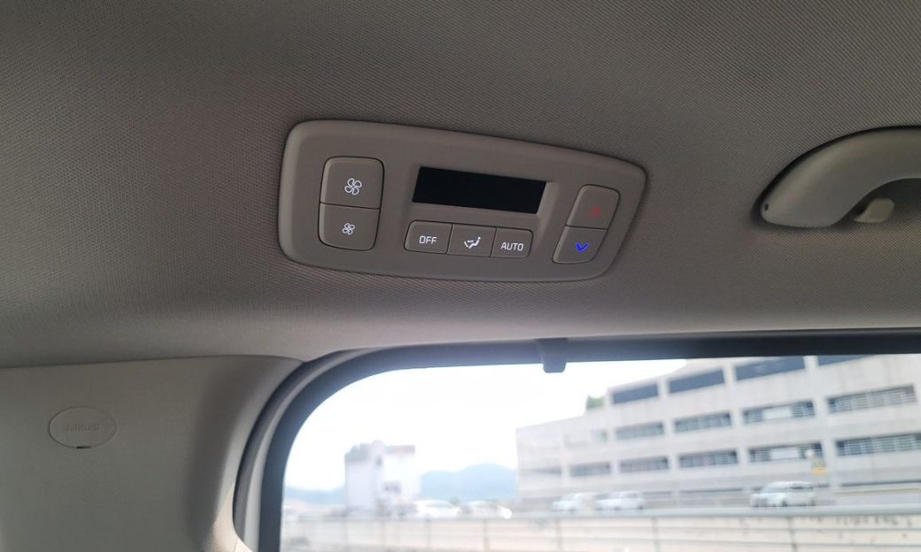 Kia Carnival 9-Seater Gravity, 2025