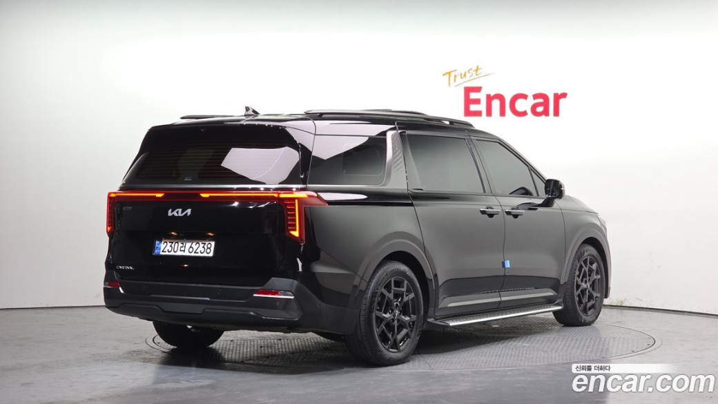 Kia Carnival 7-Seater Gravity, 2024