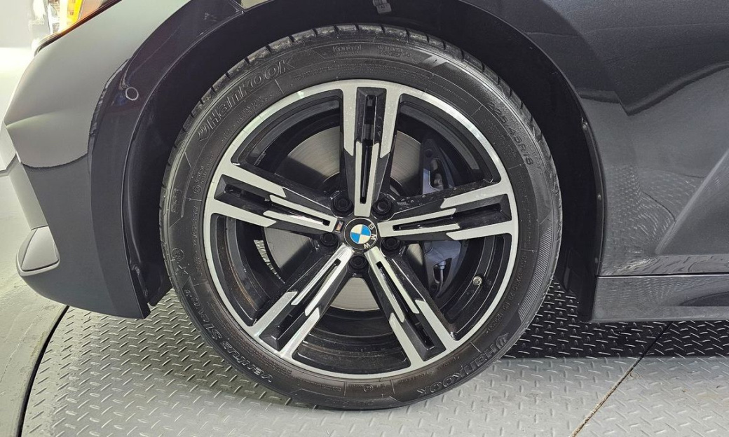 BMW 3-Series 320i M Sport, 2024