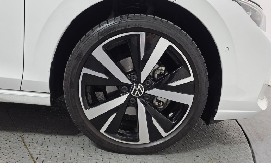 Volkswagen Golf 2.0 TDI Prestige, 2025