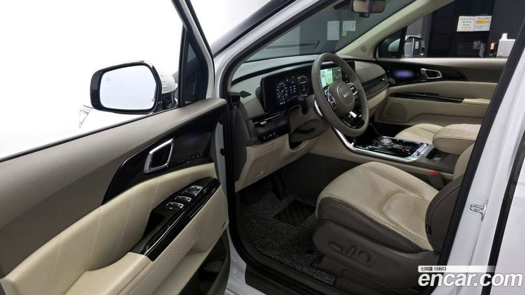 Kia Carnival 9-Seater Signature, 2023