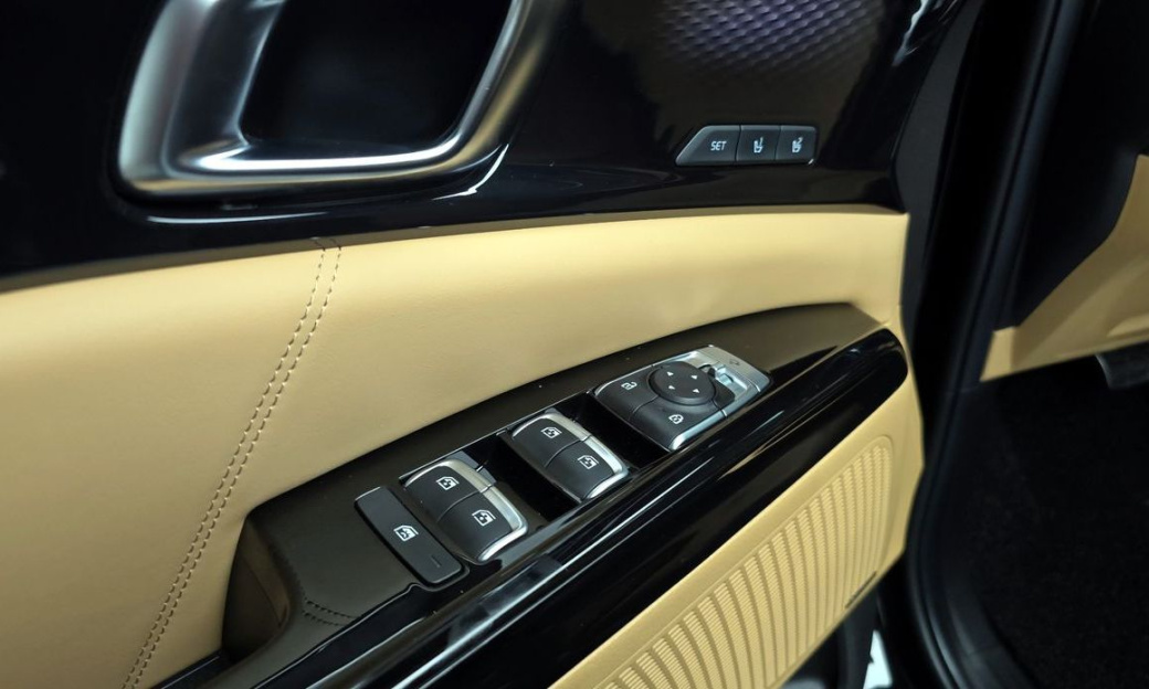 Kia Carnival 9-Seater Signature, 2022