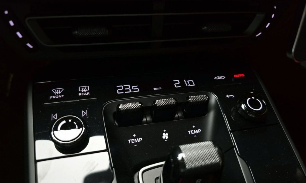 Porsche 911 Carrera 4 GTS Cabriolet, 2023