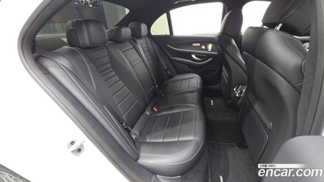 Mercedes-Benz E-Class E220d 4MATIC AMG Line, 2022