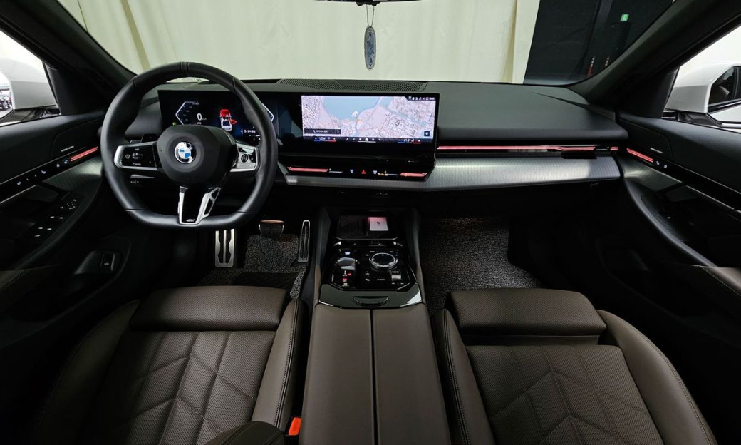 BMW 5-Series 520i M Sport, 2024