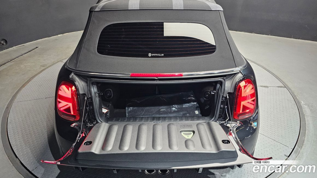 Mini Cooper Convertible JCW, 2023
