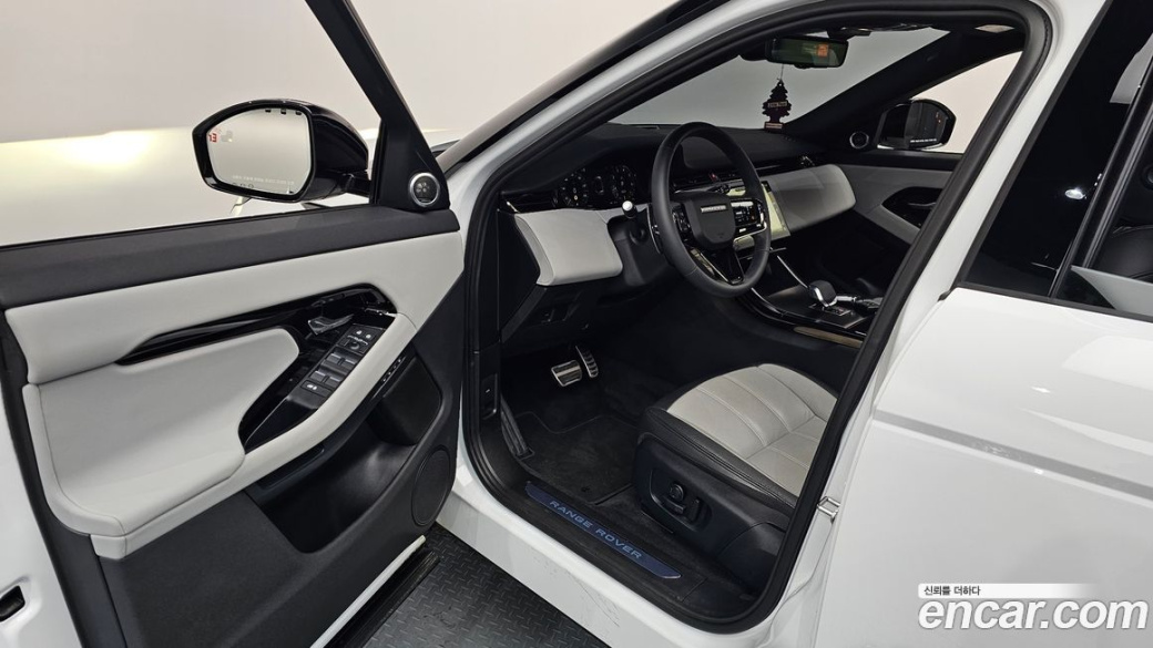 Land Rover Range Rover Evoque P250 Dynamic SE, 2026