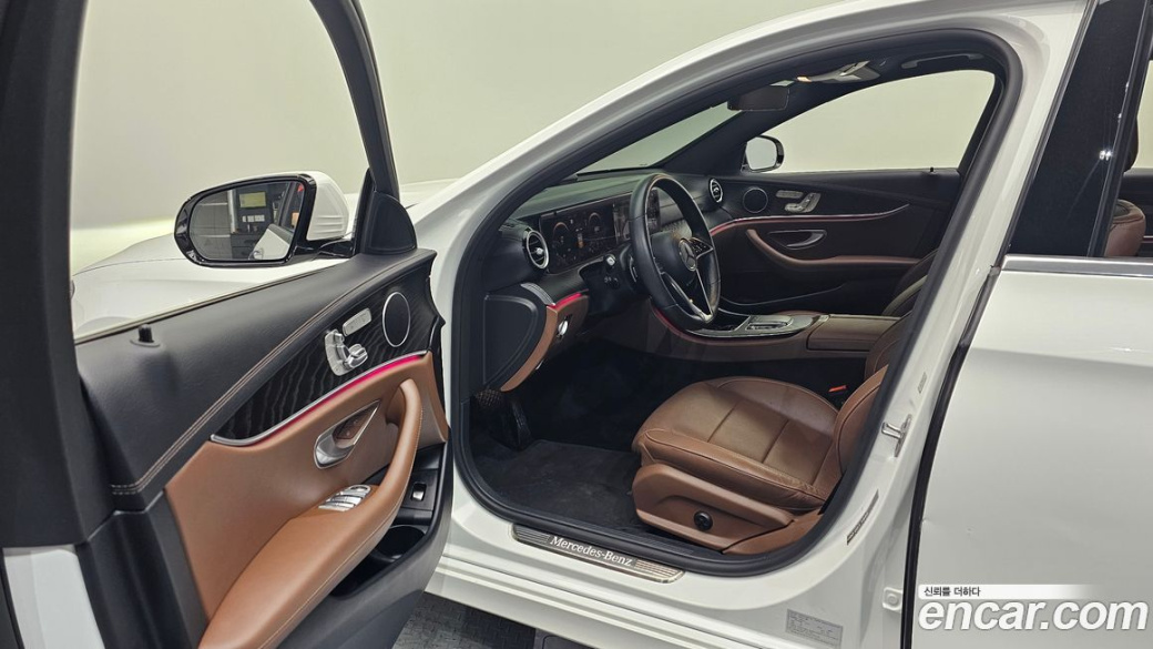 Mercedes-Benz E-Class E250 AMG Line, 2023