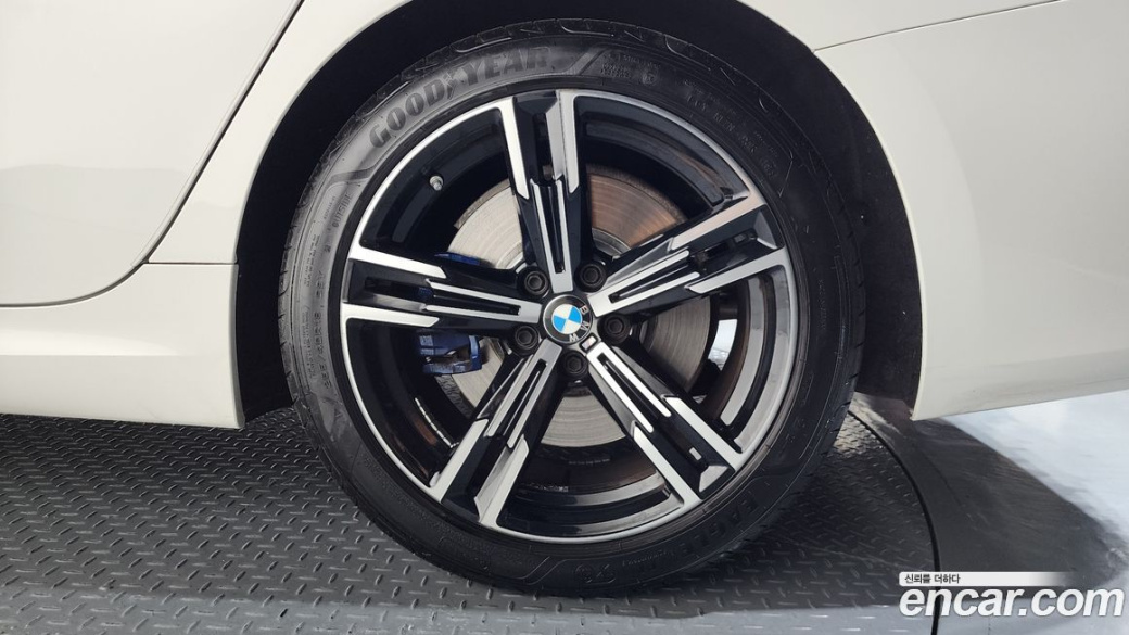 BMW 3-Series 320i M Sport, 2023