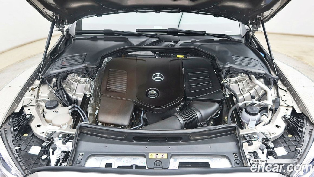 Mercedes-Benz C-Class C300 4MATIC AMG Line, 2023