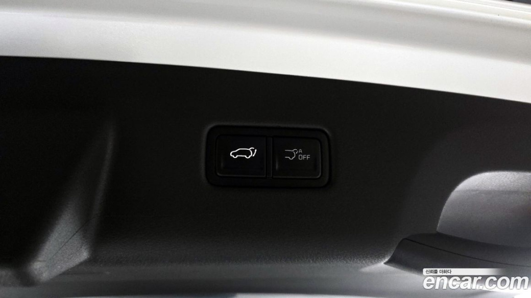 Kia Carnival 9-Seater Gravity, 2025