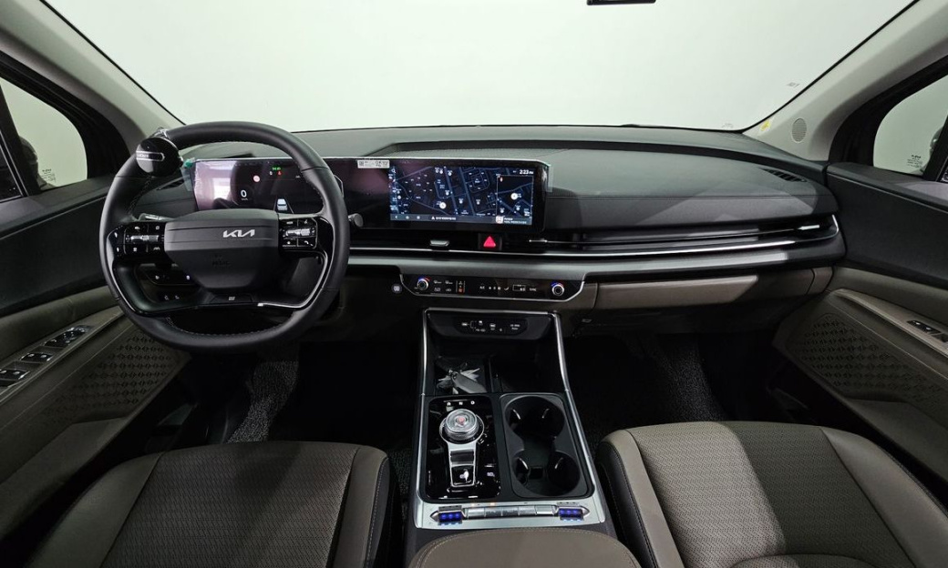 Kia Carnival 7-Seater Noblesse, 2025