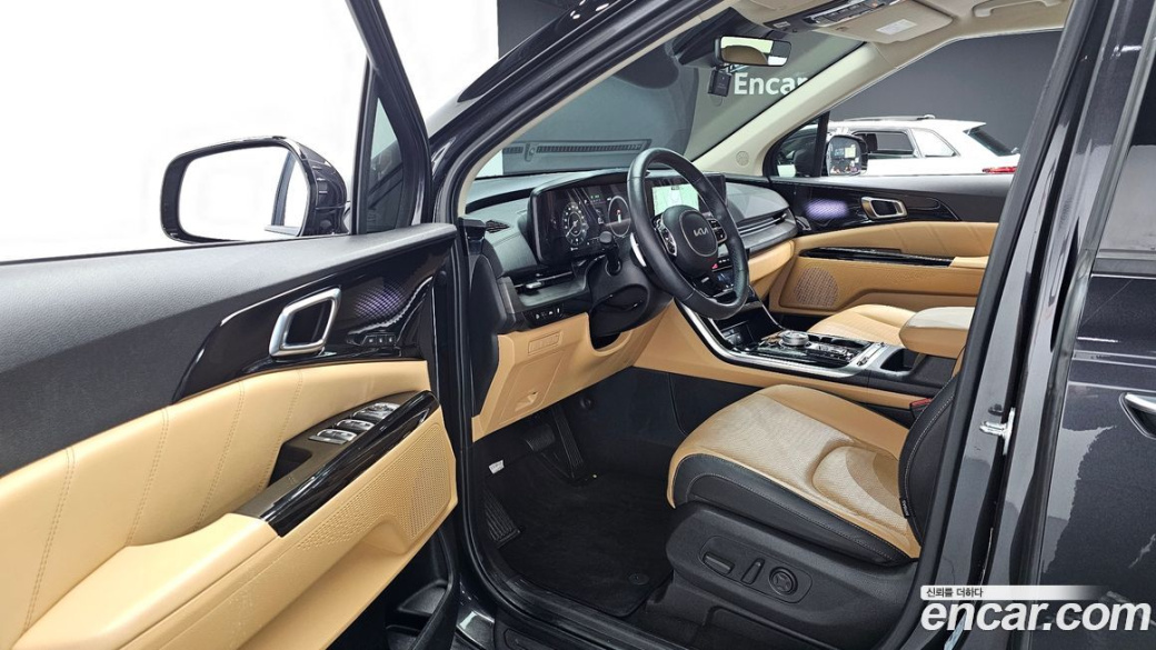 Kia Carnival 9-Seater Signature, 2023