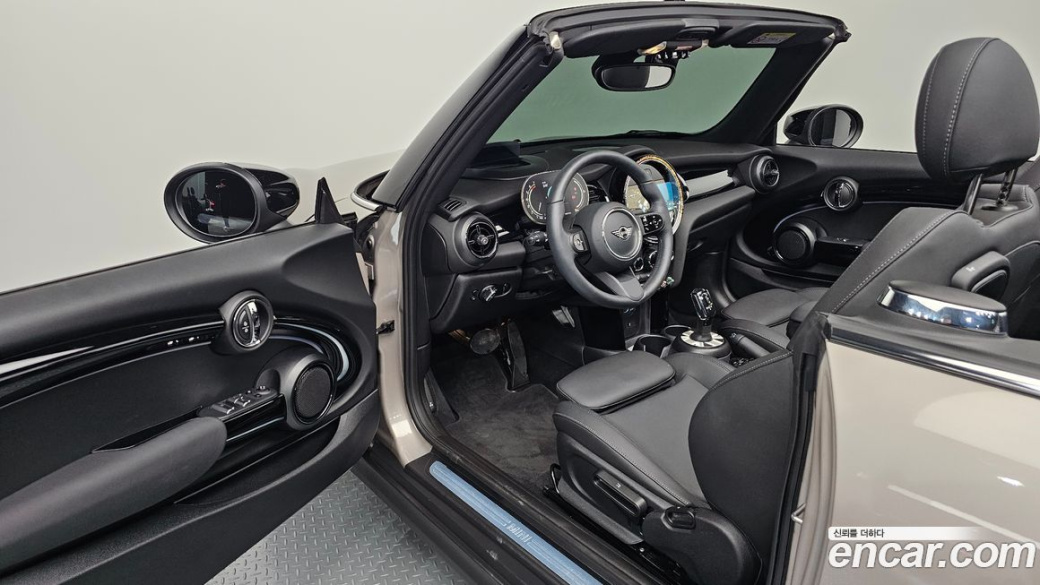 Mini Cooper Convertible Classic, 2024
