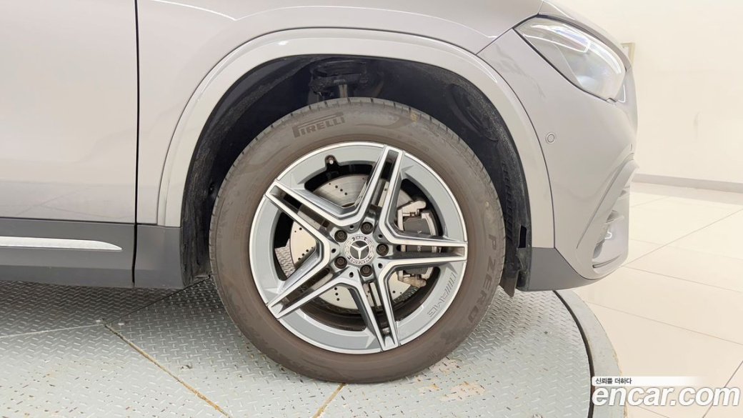 Mercedes-Benz GLA-Class GLA250 4MATIC, 2025