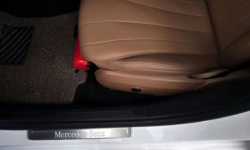 Mercedes-Benz E-Class E200 Avantgarde, 2025