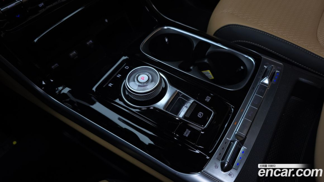 Kia Carnival 7-Seater Signature, 2023