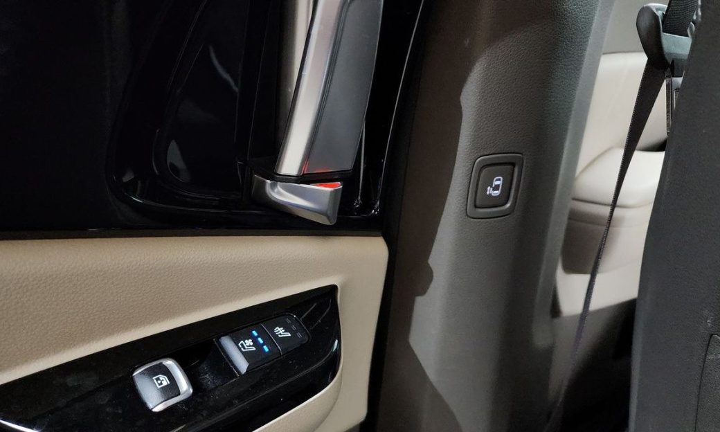 Kia Carnival 9-Seater Hi-Limousine, 2022
