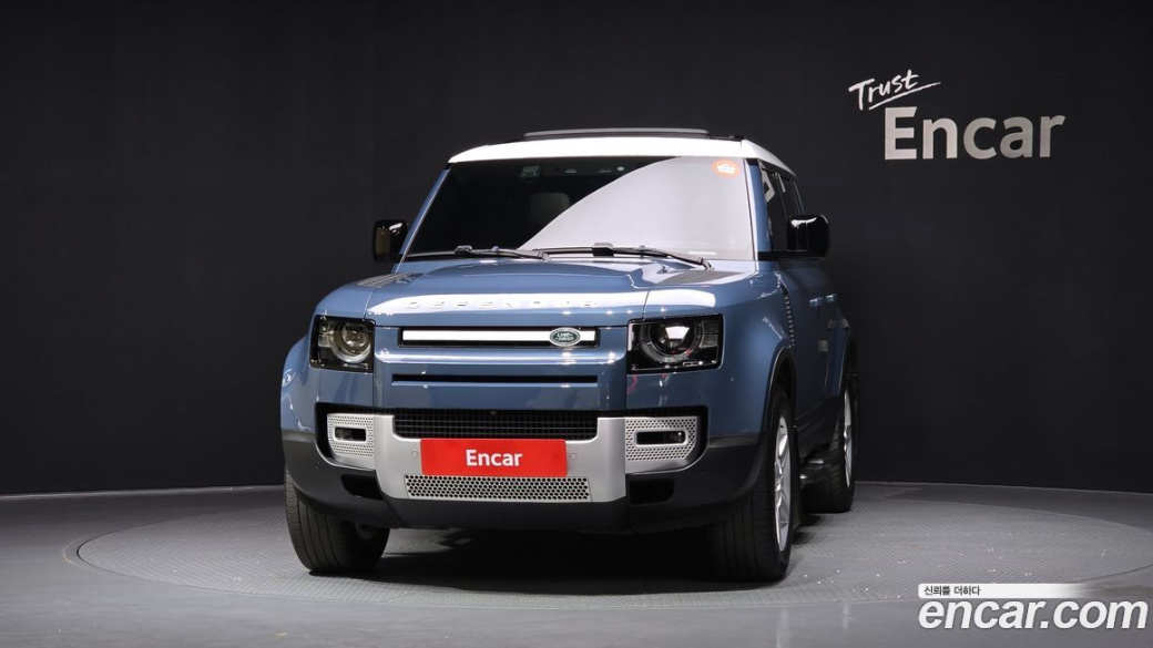 Land Rover Defender 110 D250 SE, 2022