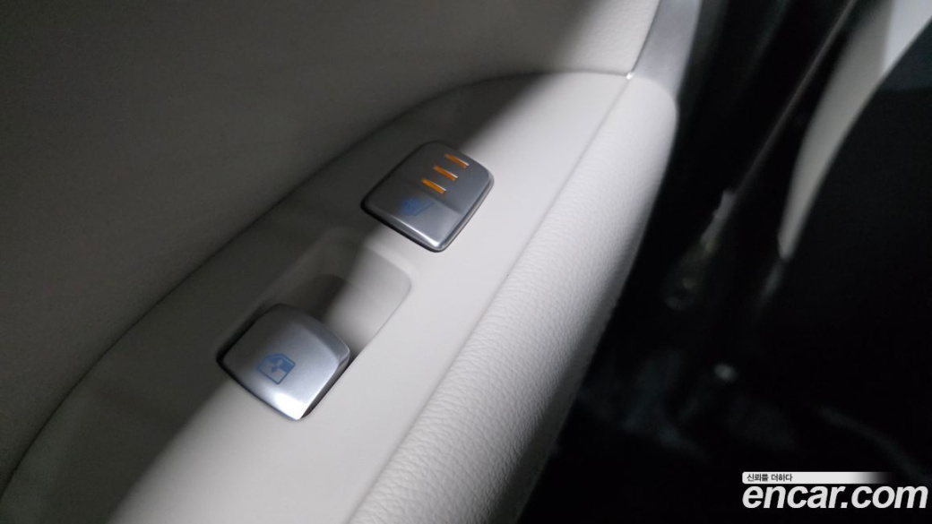 Genesis G70 Gasoline 2.0T 4WD, 2022