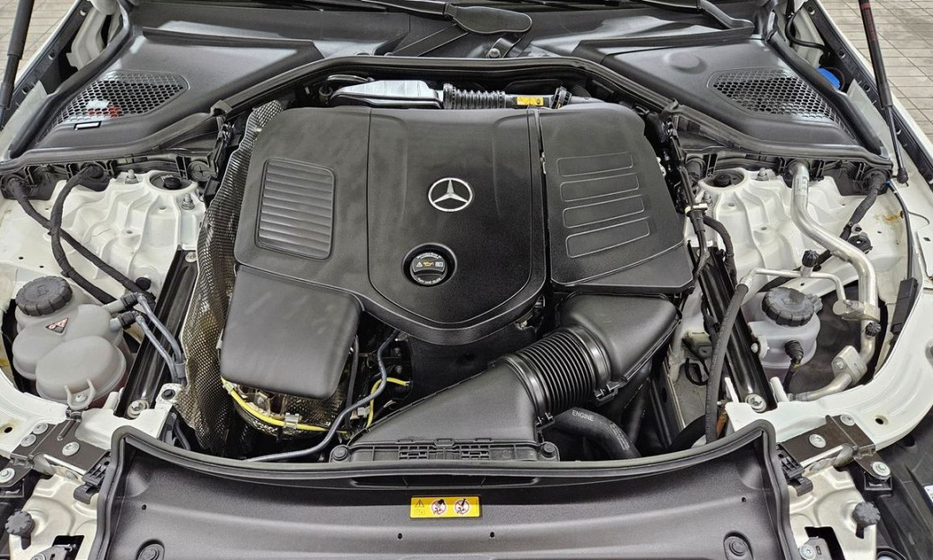 Mercedes-Benz E-Class E300 4MATIC Exclusive, 2024