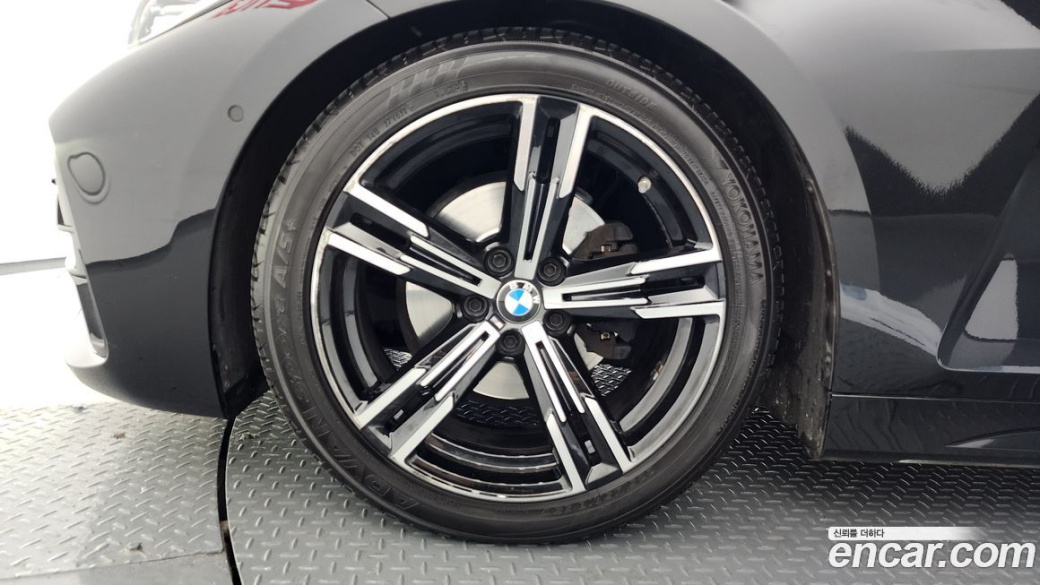 BMW 4-Series 420i M Sport Coupe, 2023