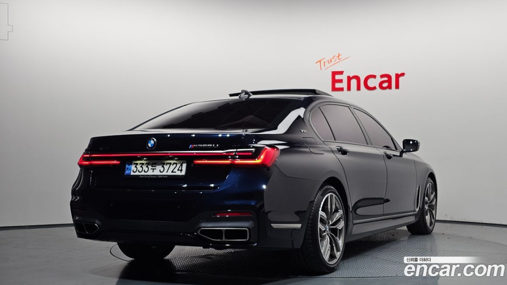 BMW 7-Series M760Li xDrive, 2022