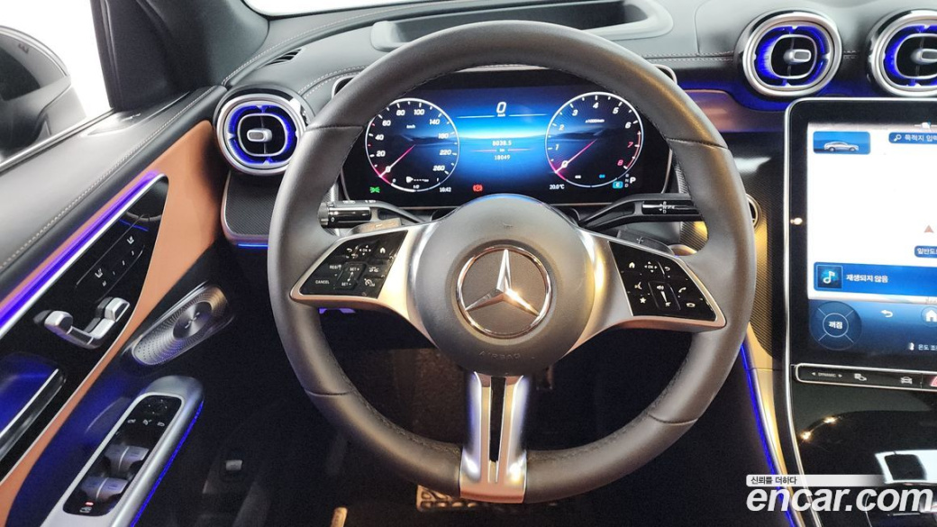 Mercedes-Benz GLC-Class GLC300 4MATIC Avnatgarde Coupe, 2025
