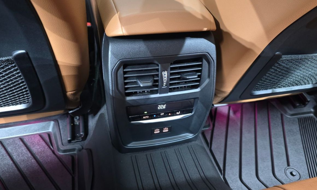 BMW 3-Series 320i M Sport, 2023
