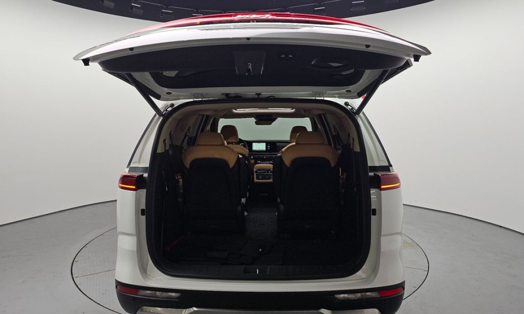 Kia Carnival 9-Seater Signature, 2023