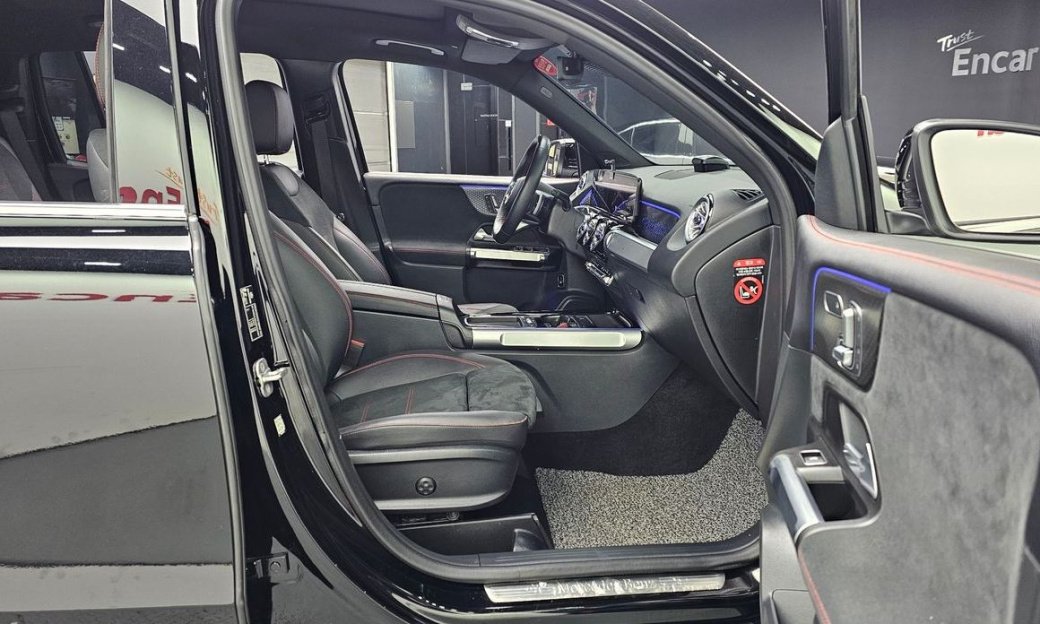Mercedes-Benz GLB-Class GLB250 4MATIC, 2025