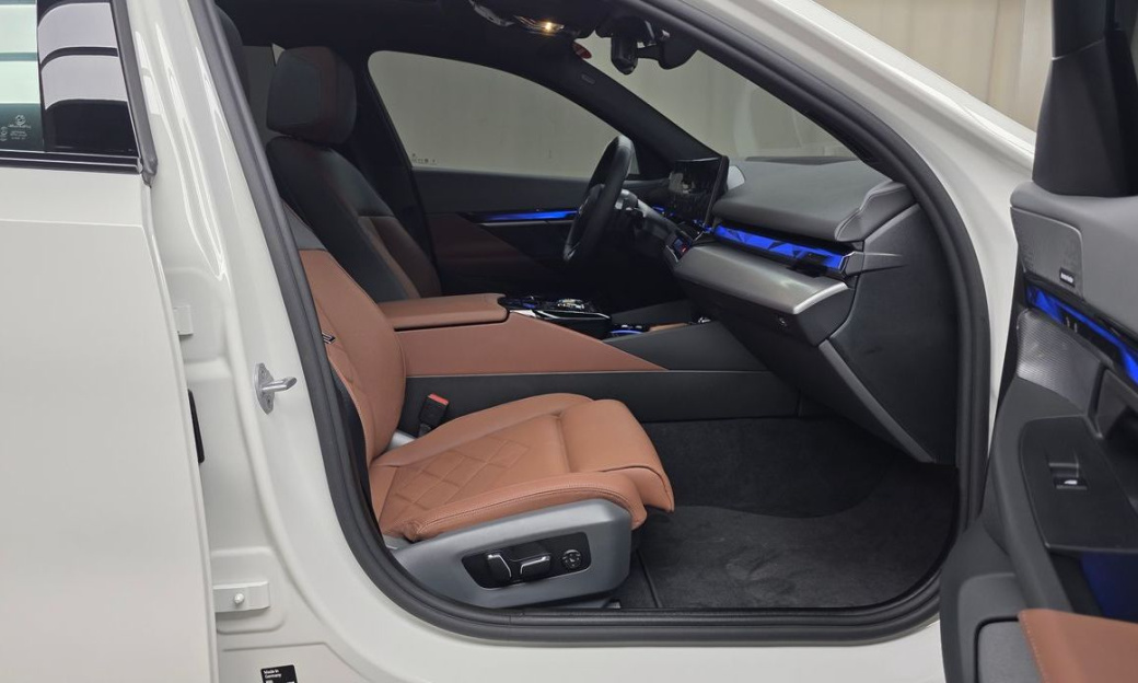 BMW 5-Series 530i xDrive M Sport, 2025