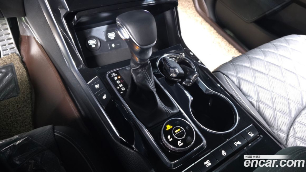 Kia Mohave Diesel 3.0 4WD 7-Seater, 2022