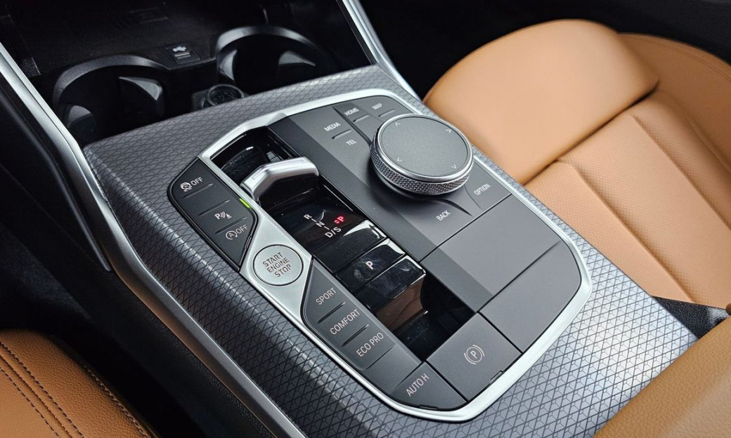 BMW 3-Series 320i M Sport, 2026