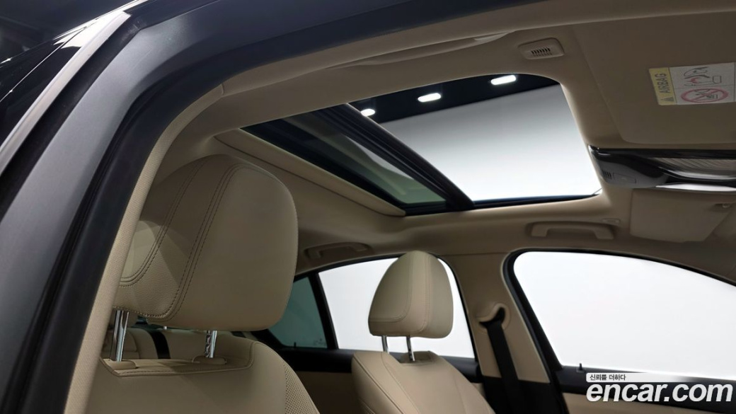 BMW 3-Series 320i, 2023