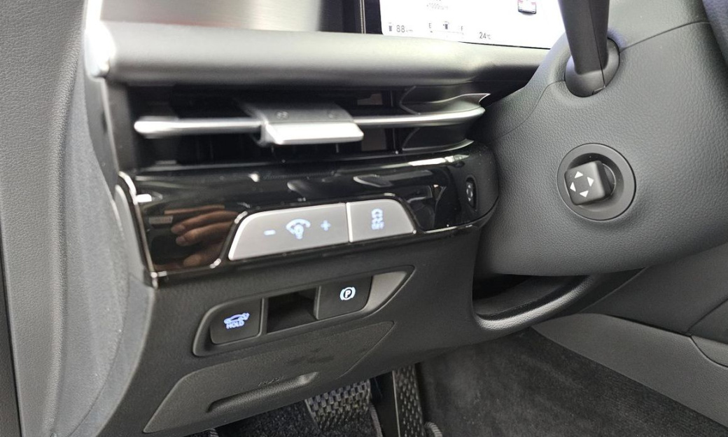 Genesis G80 Gasoline 2.5 Turbo AWD, 2025