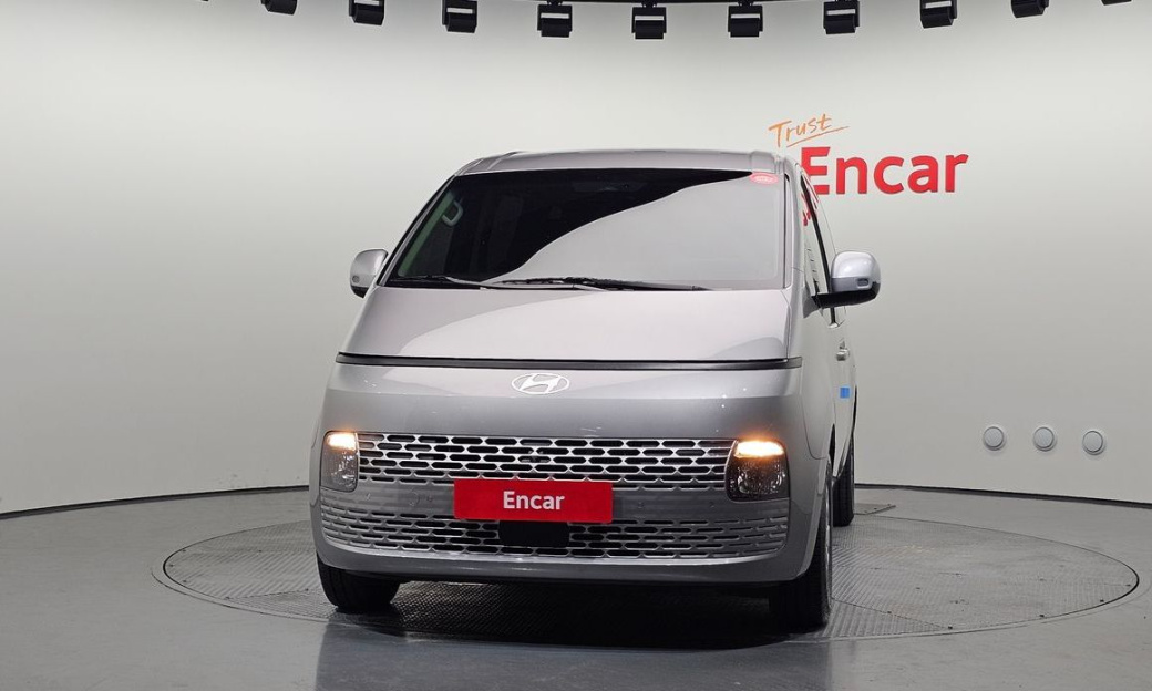 Hyundai Staria Tourer 11-Seater, 2025
